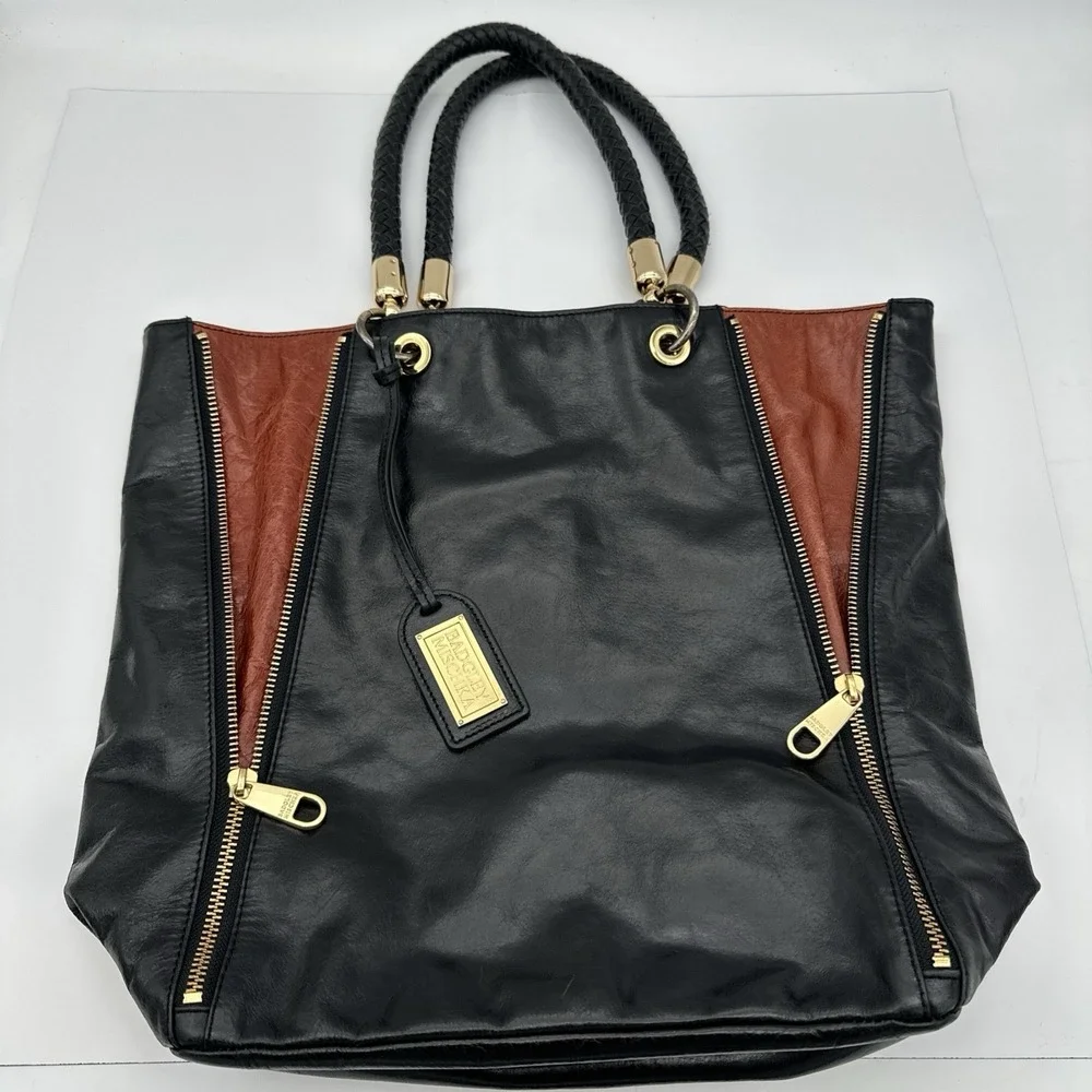 BADGLEY MISCHKA BLACK/COGNAC EXPANDABLE ZIPPER HANDBAG TOTE 16x14